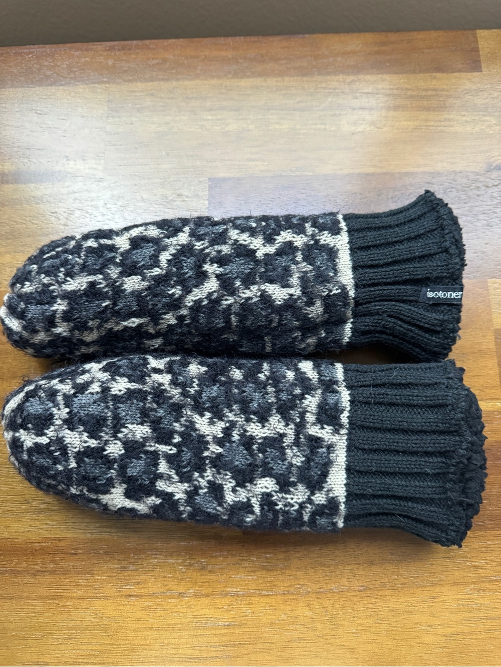 Isotoner Women's Leopard Print Winter Mittens One Size